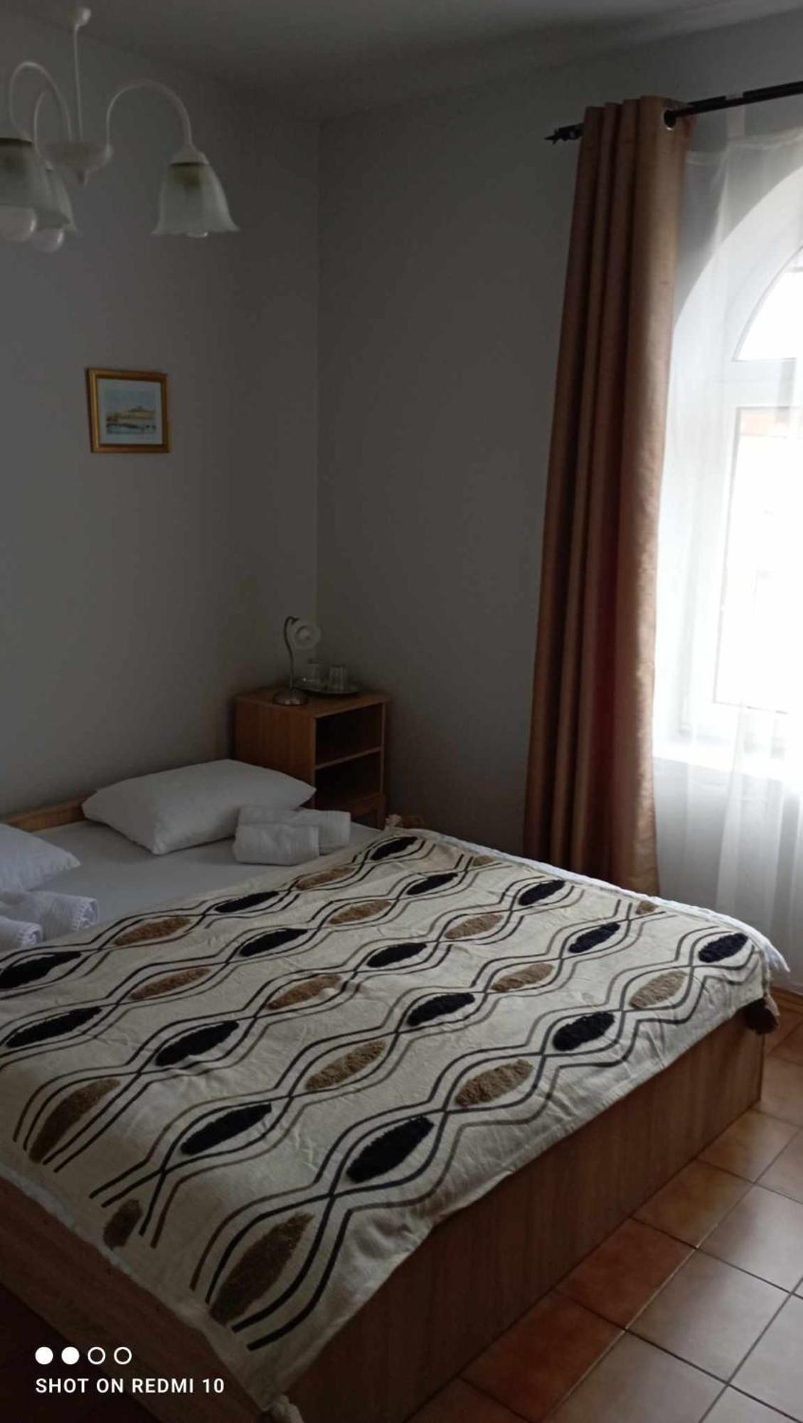 Fiorita Vendeghaz Bed and Breakfast Eger Exteriör bild