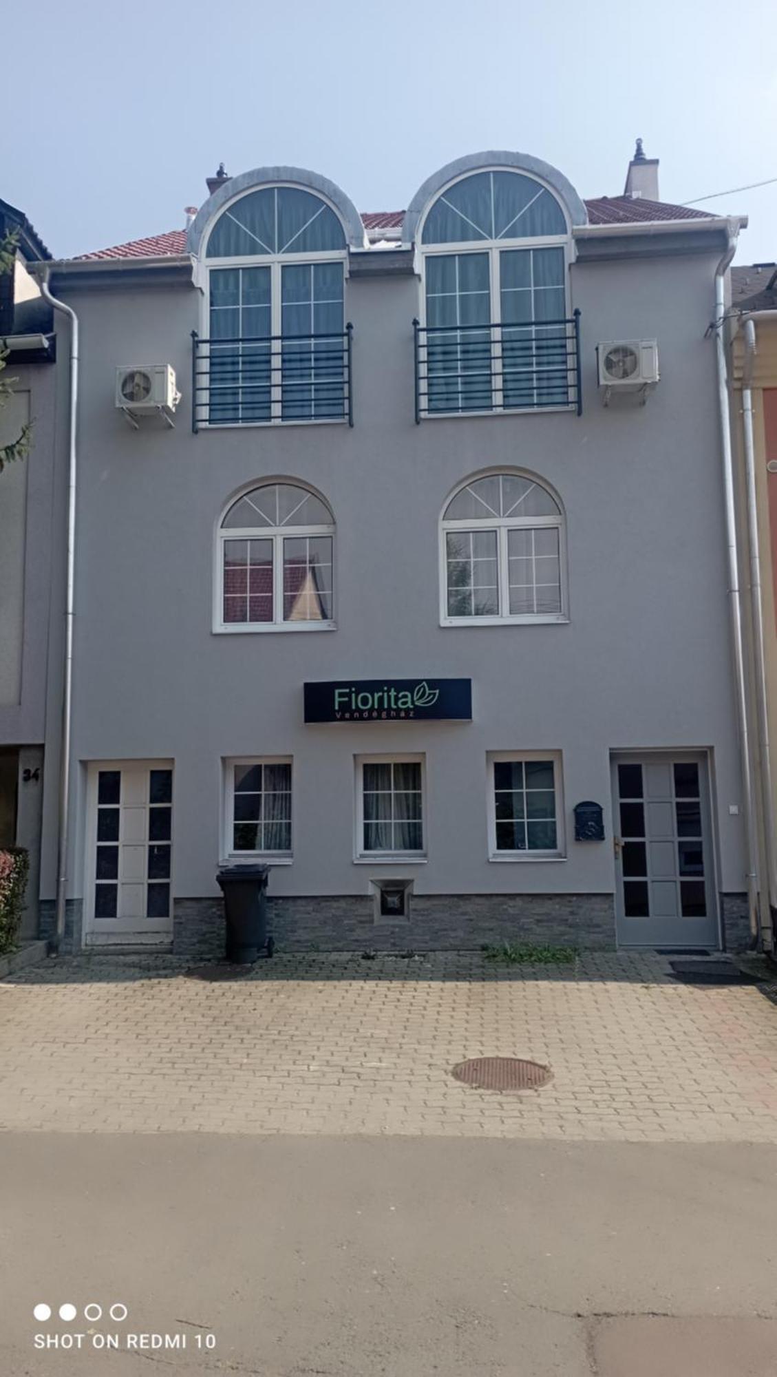 Fiorita Vendeghaz Bed and Breakfast Eger Exteriör bild