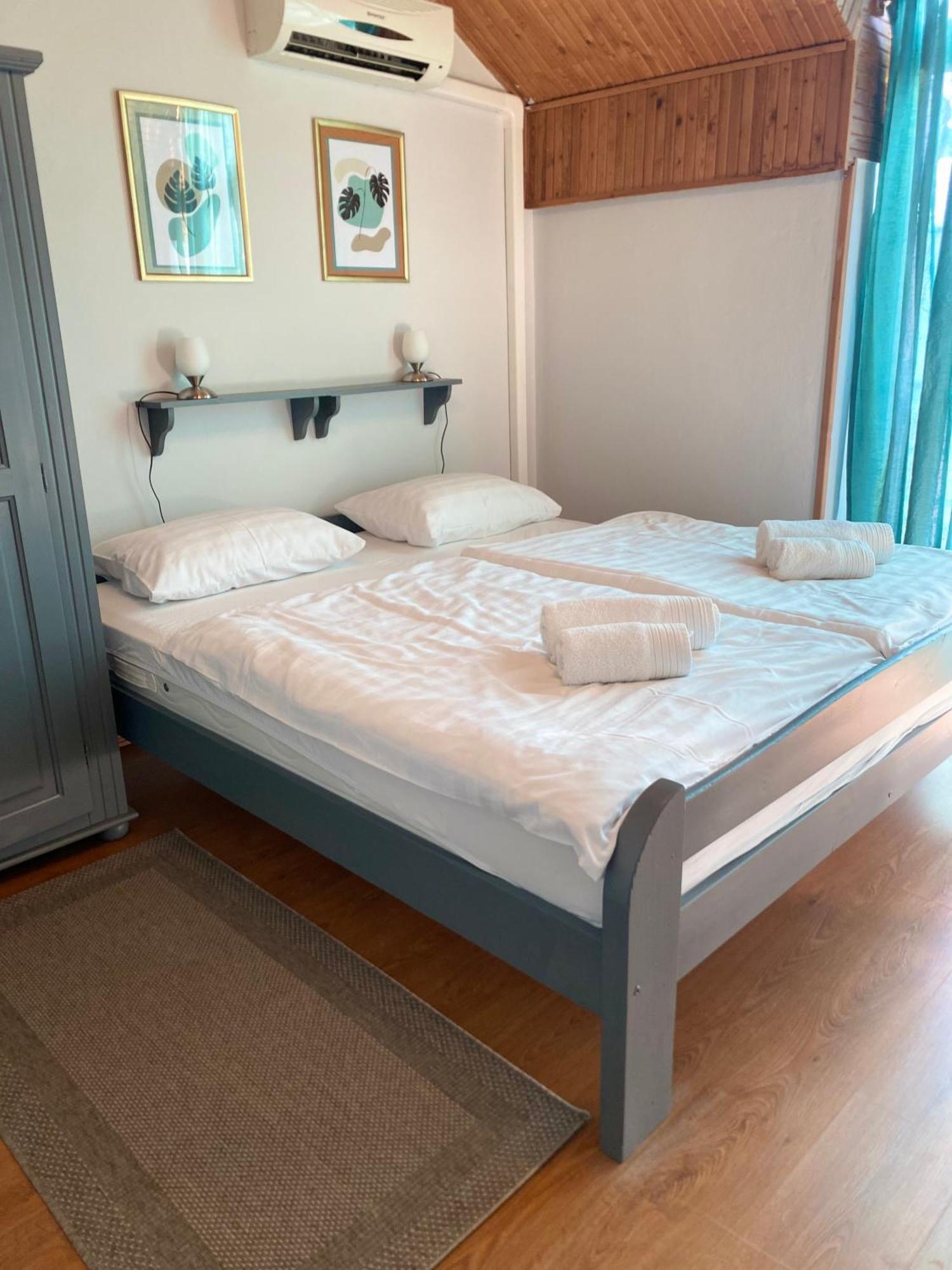 Fiorita Vendeghaz Bed and Breakfast Eger Exteriör bild